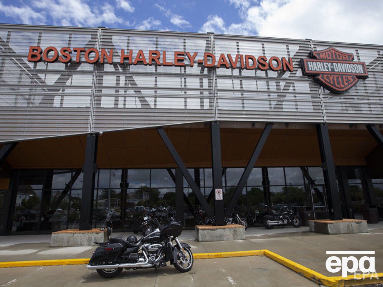 Трамп попередив Harley-Davidson про проблеми, які виникнуть у компанії в разі перенесення виробництва зі США