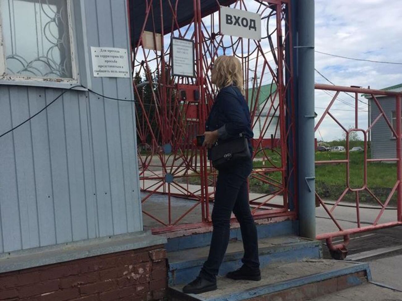 Денісову не пустили до Сенцова