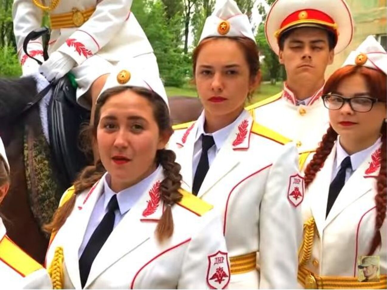 Подростки поздравили главаря "ДНР" Захарченко