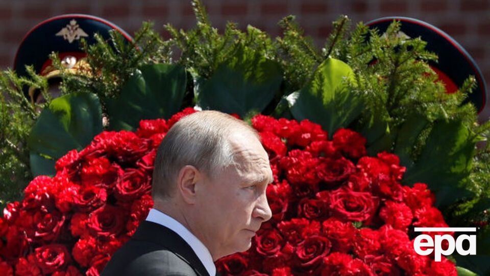 В апреле действия Путина "безусловно" поддерживали 33% опрошенных "Левада-центром"