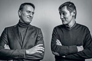 Алексей Навальный (слева) с братом Олегом