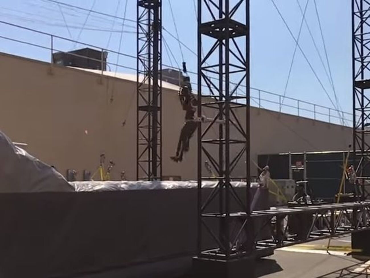 Робот-акробат зможе робити смертельно небезпечні трюки замість людей