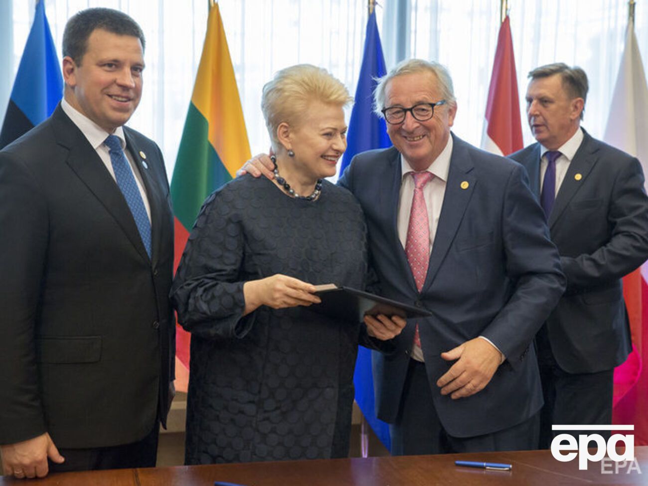 Лидеры Польши, Латвии, Эстонии, Литвы и глава Европейской комиссии подписали соглашение о единой энергосети