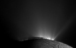 На Энцеладе нашли сложную органику