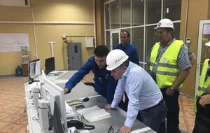 Российские чиновники инспектировали строящиеся электростанции в оккупированном Крыму