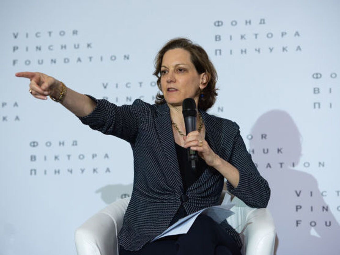 Епплбаум: Російські пропагандисти намагаються підривати на системному рівні довіру до демократії