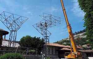 На висоті п'ятиповерхового будинку було двоє людей, але трос, який їх утримував, обірвався