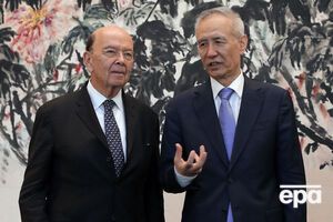 Росс (слева) и Лю Хэ встретились в Пекине