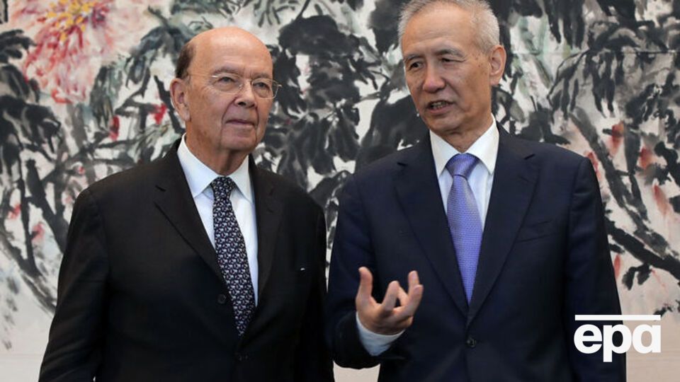 Росс (слева) и Лю Хэ встретились в Пекине