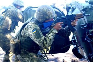 Двоє українських військових дістали поранення