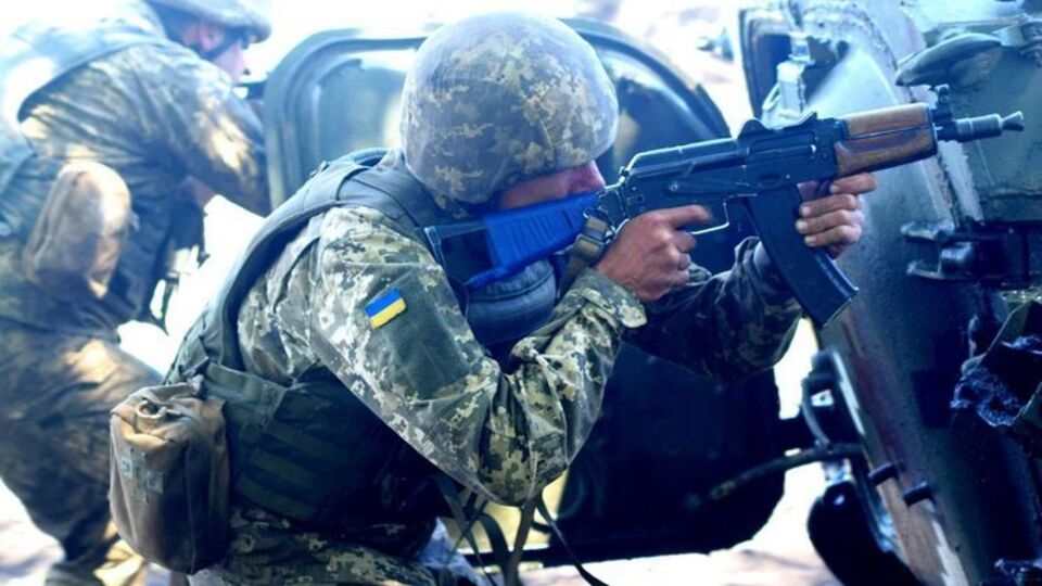 Двоє українських військових дістали поранення