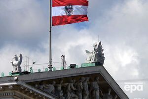 Властям Австрии нет необходимости менять существующее законодательство, поскольку закон четко не определяет, что в документах может быть указано только два пола
