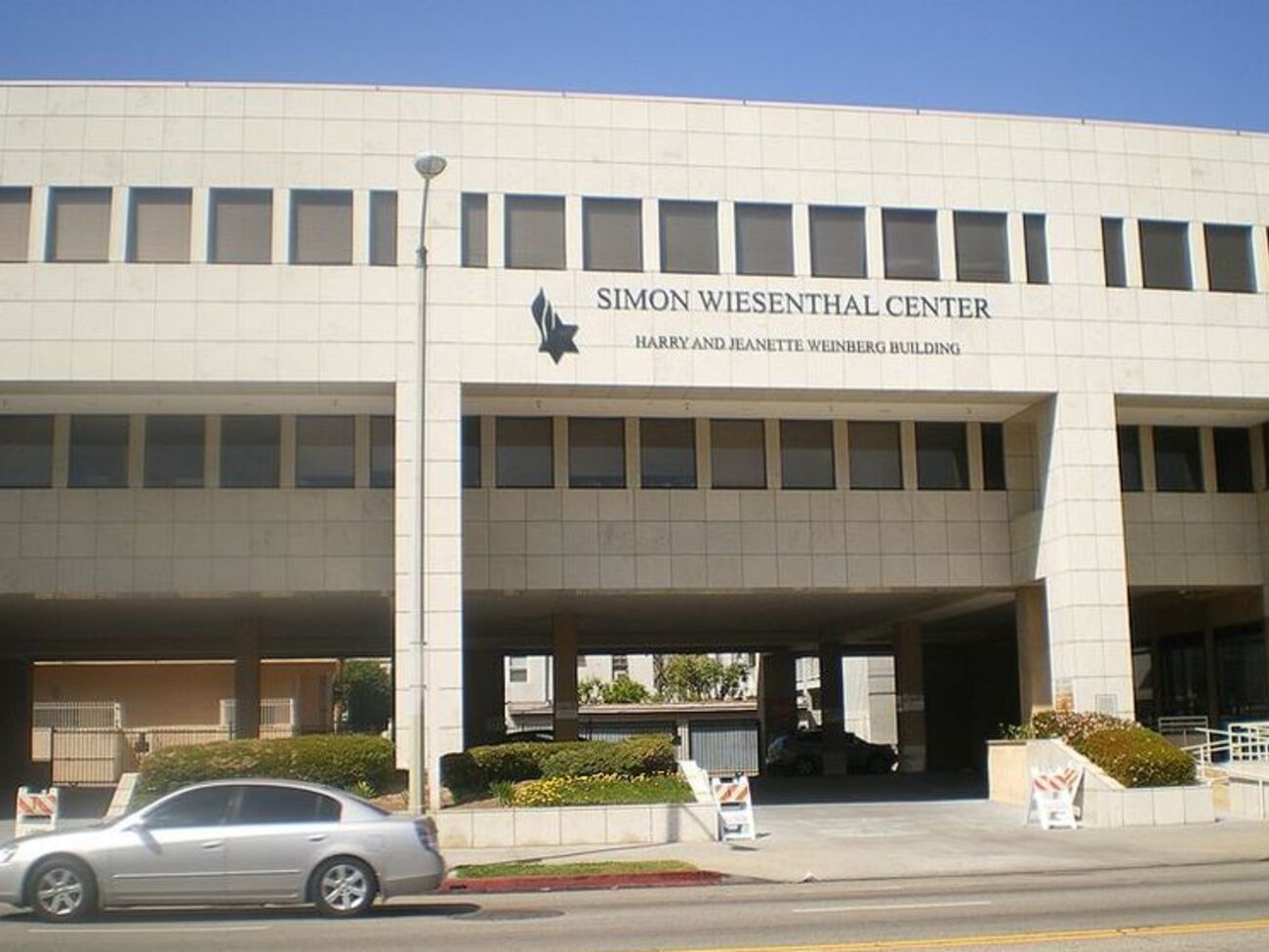 Центр Симона Визенталя был создан в США