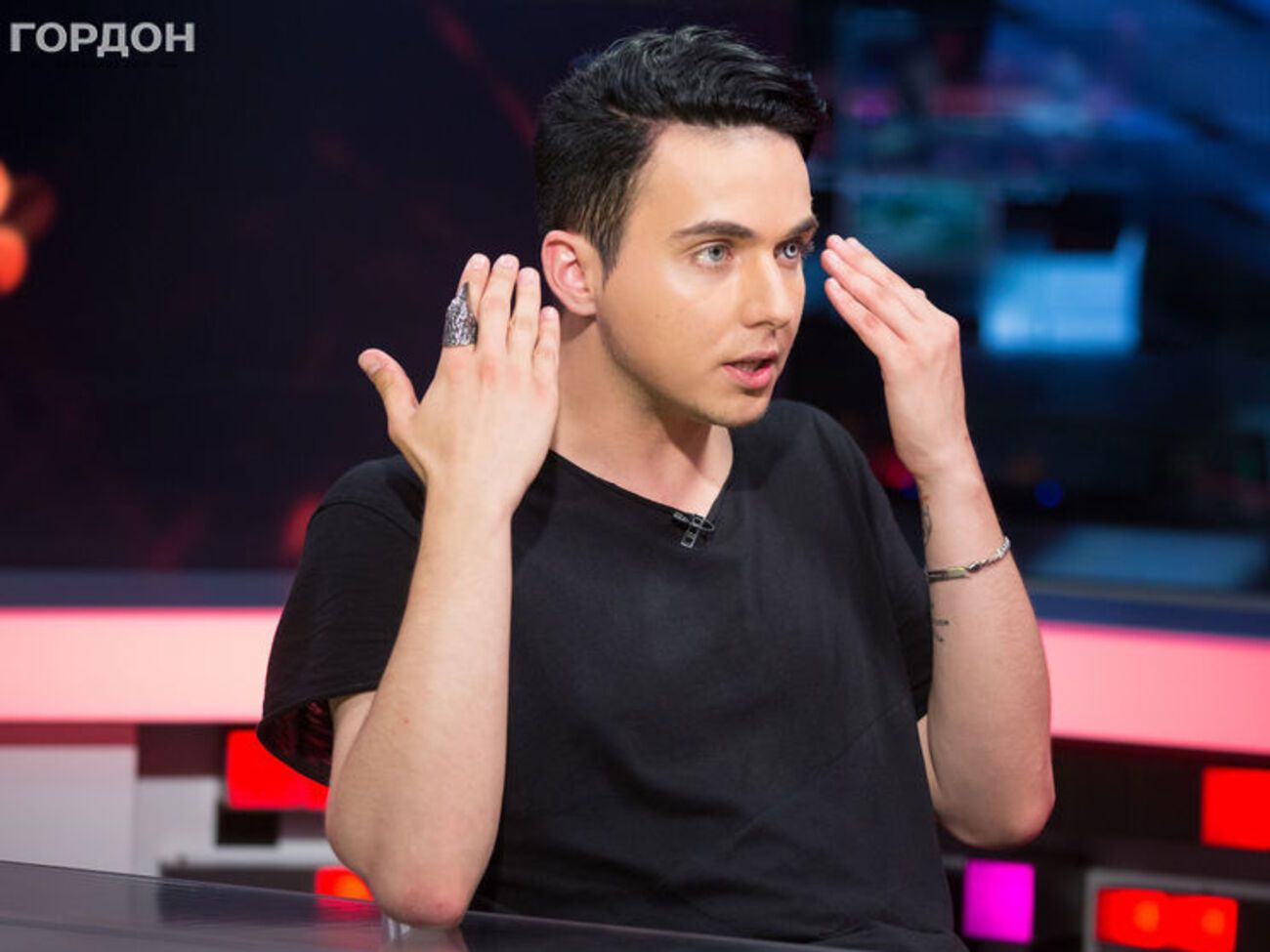 Melovin:&nbsp;Мне кричали гадкие слова в спину