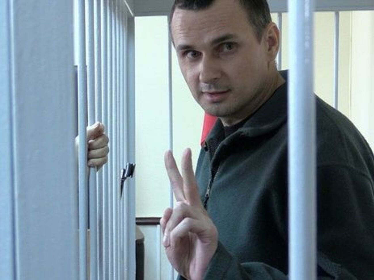 Сенцов оголосив голодування 14 травня