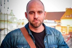 Аннексией Крыма занималась российская официальная военная вертикаль, а Донбасс стал войной на аутсорсе