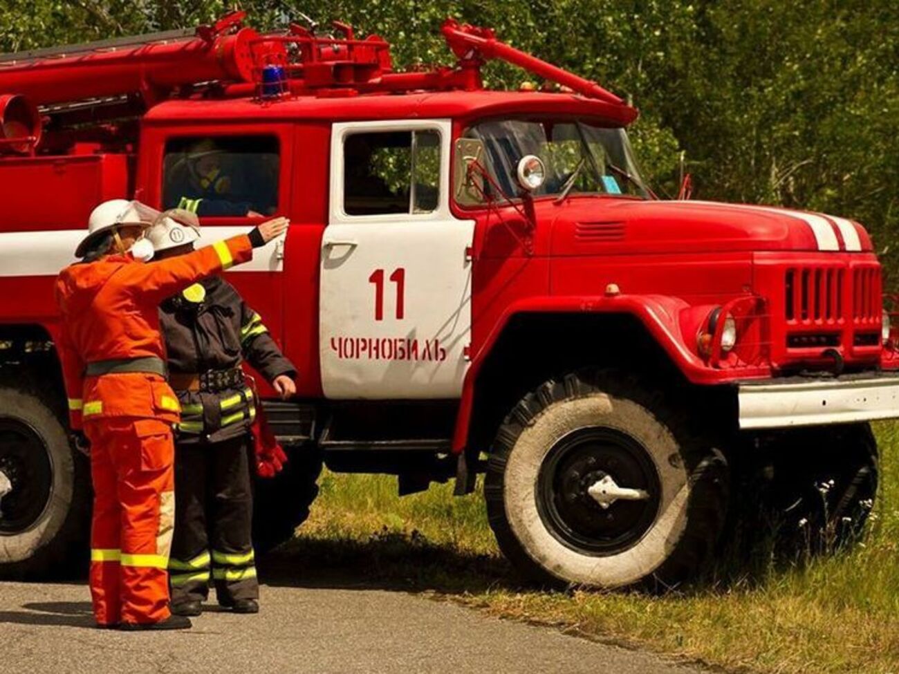 Із пожежею борються в 10-кілометровій зоні навколо ЧАЕС
