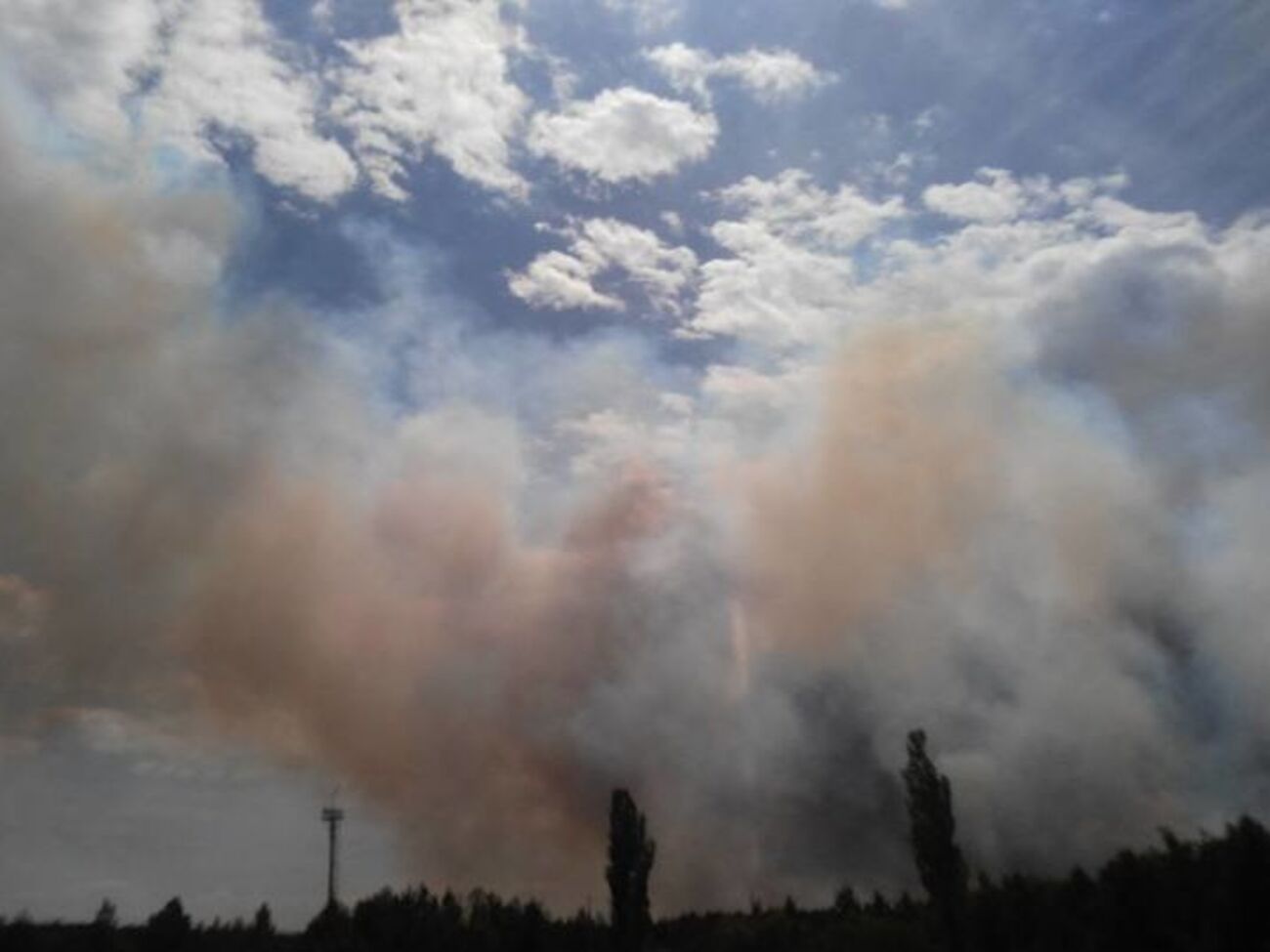 Займання почалося одночасно в різних місцях, повідомляють журналісти
