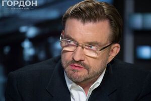 Киселев отметил, что если политический журналист, комментатор принимает сторону в войне на Донбассе, то это "сопровождается определенными рисками"