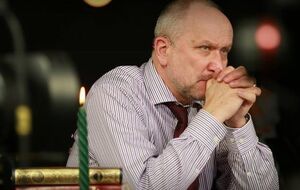 Яневский: С начала недели во двор дважды подбрасывали убитых ворон