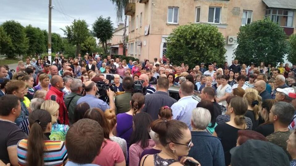 Участники митинга заявили, что не верят в версию самоубийства Бычко