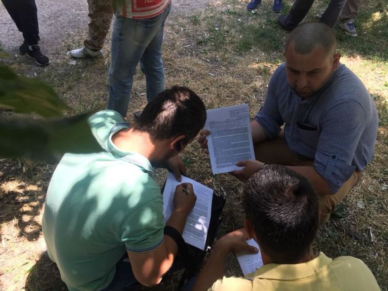 Желающие попасть на заседание "суда" по делу "Хизб ут-Тахрир" написали жалобы из-за того, что оно проходило в закрытом режиме