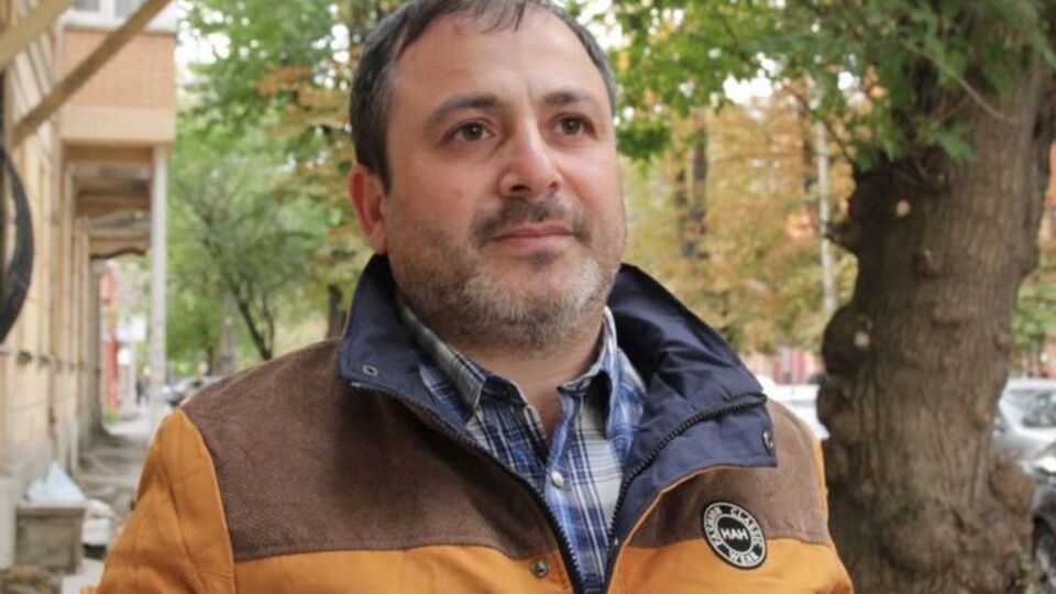 Адвокат Мамбетов переконаний, що затриманого Рустамова, найімовірніше, обвинуватять у незаконному зберіганні зброї