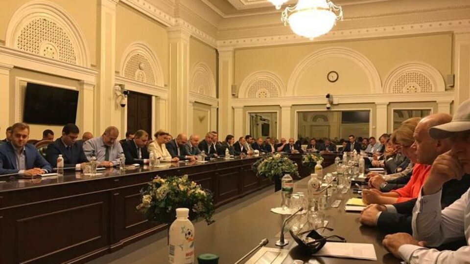Порошенко провів зустріч із фракцією БПП