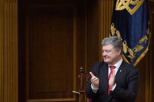 Президент присутствовал на голосовании за законопроект об антикоррупционном суде