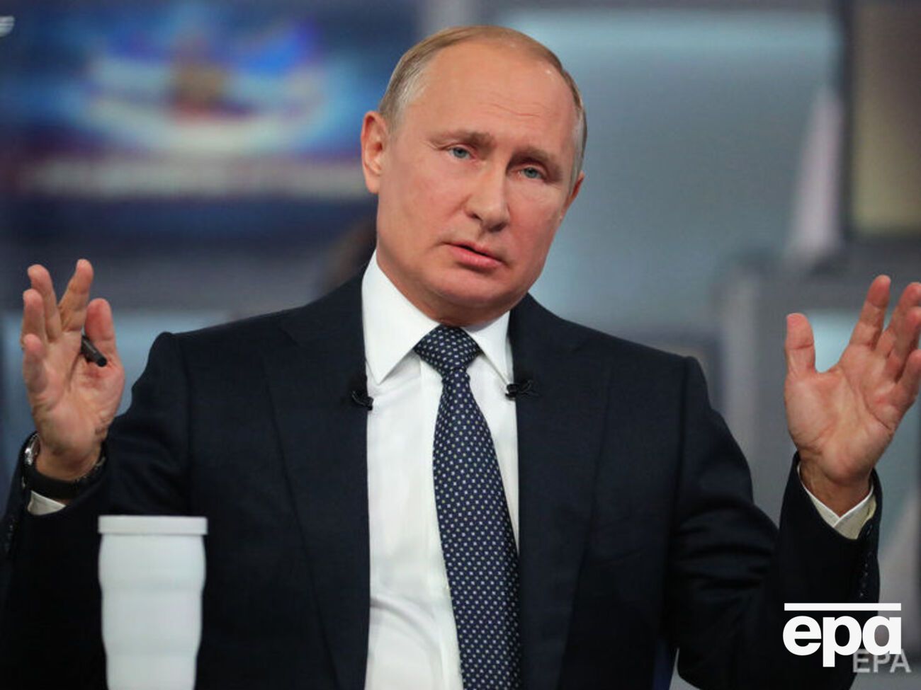 Путин: Я сам работал в специальных службах и знаю, что легче всего запретить, труднее &mdash; найти цивилизованные способы решения