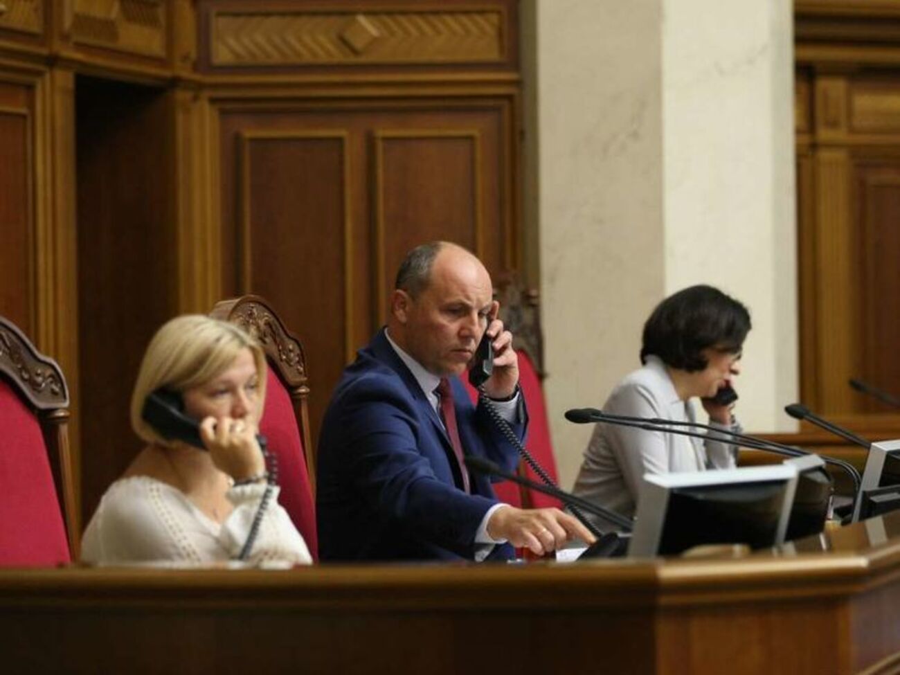 Рада приняла закон об антикоррупционном суде