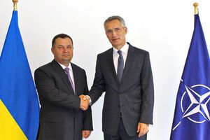 В ходе визита в Брюссель Полторак провел встречу со Столтенбергом