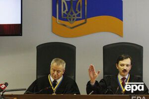 В Оболонском суде Киева рассматривают дело по обвинению Януковича в госизмене