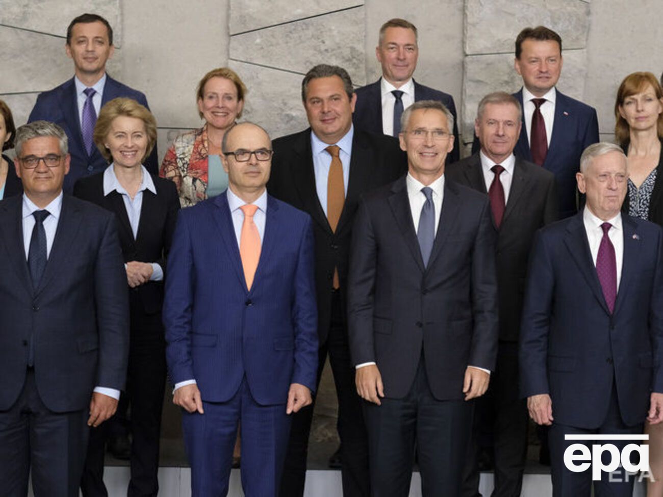 Міністри оборони країн НАТО провели зустріч у Брюсселі