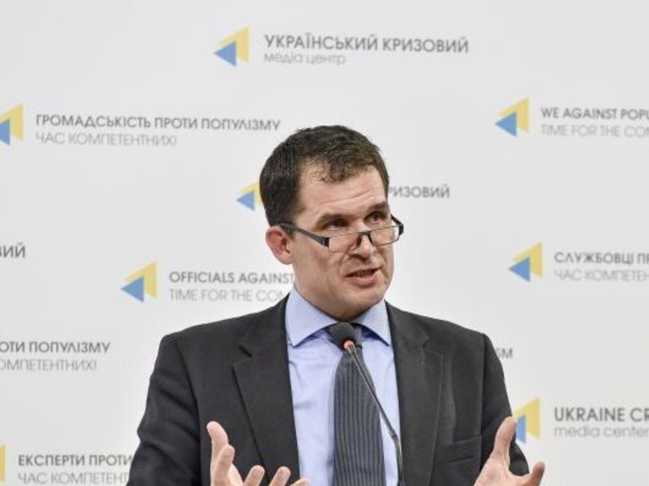 Мельцер о тюрьме на временно оккупированной территории Луганской области: Даже во время коллективных интервью общего характера была атмосфера угнетающего и запугивающего присутствия персонала