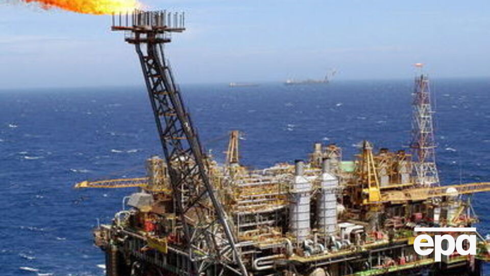 Эр-Рияд планирует наращивать добычу нефти в июне, отмечает The Wall Street Journal