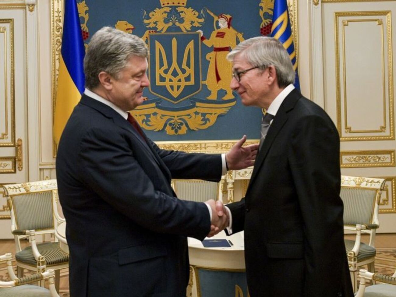 Порошенко зустрівся з Чолієм