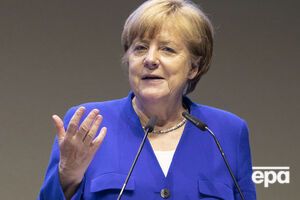 Меркель заявила, что пока возвращение РФ в G8 не обсуждается