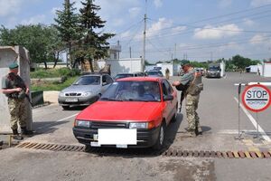 КПВВ "Новотроїцьке" розташоване між Донецьком і Маріуполем