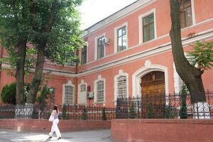 Близькі люди заарештованих вимагають від адміністрації надати їм побачення