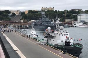 Порошенко: Ми відродимо і примножимо морську славу України