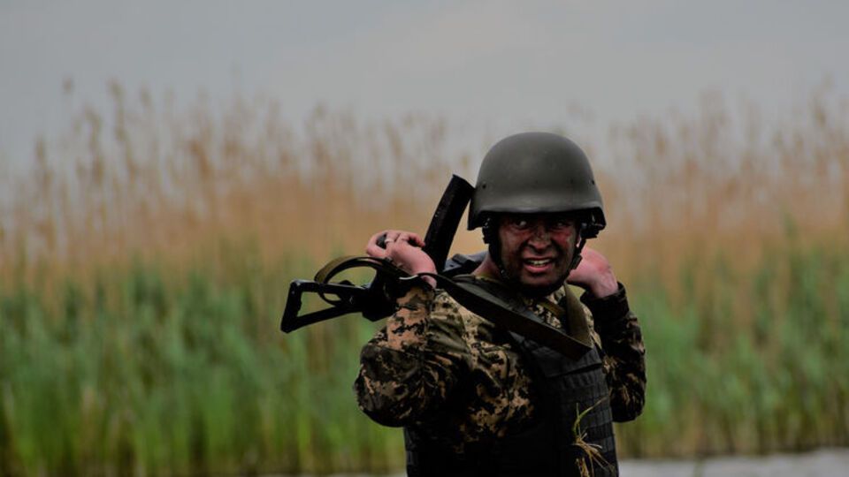 За добу на Донбасі поранено одного українського військового