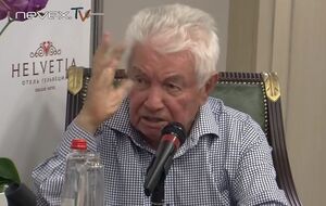 Войнович: Люди, которые не достигли моего возраста, еще увидят небо в алмазах