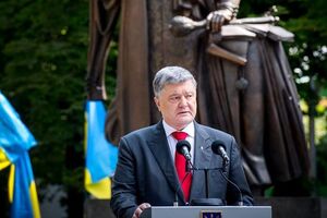 Порошенко: Россия восстанавливает советские базы и превращает Крым в "остров несвободы"