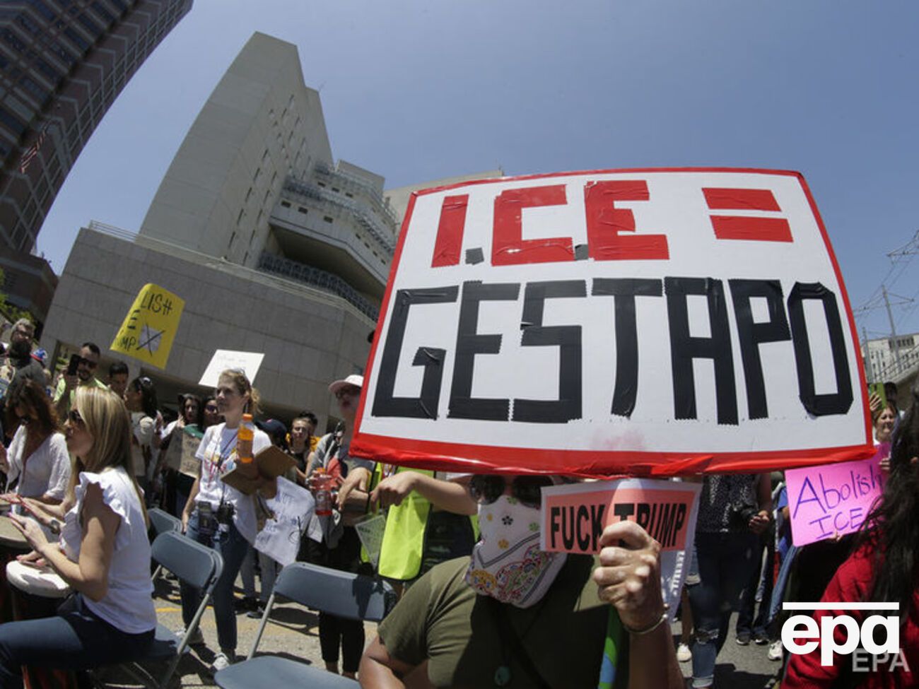 В США протестуют против иммиграционной политики Трампа