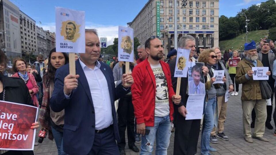 На акцію зібралося приблизно 100 осіб