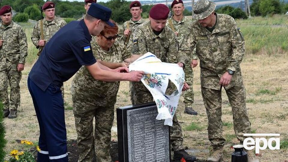 На горе торжественно открыли памятные знаки со списками всех погибших за освобождение Славянска
