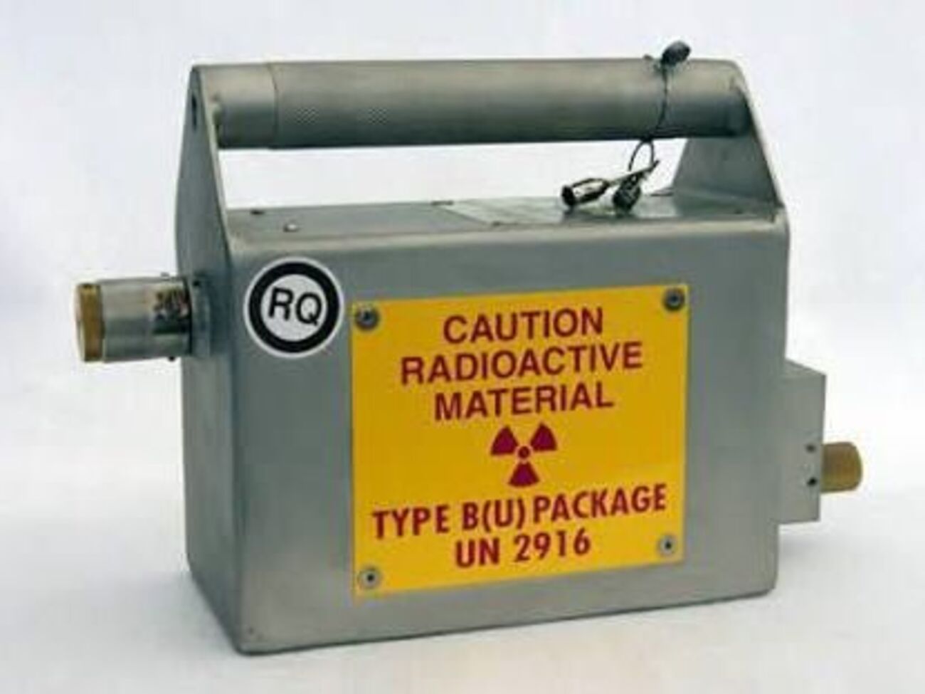 Влада рекомендувала не розкривати контейнер у разі виявлення