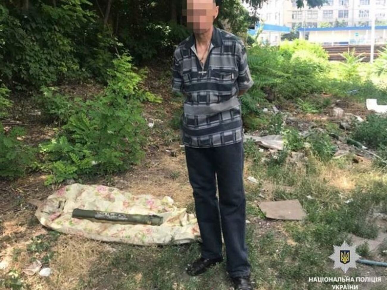 Мужчина рассказал полицейским, что гранатомет нашел накануне и хранил без всякой цели