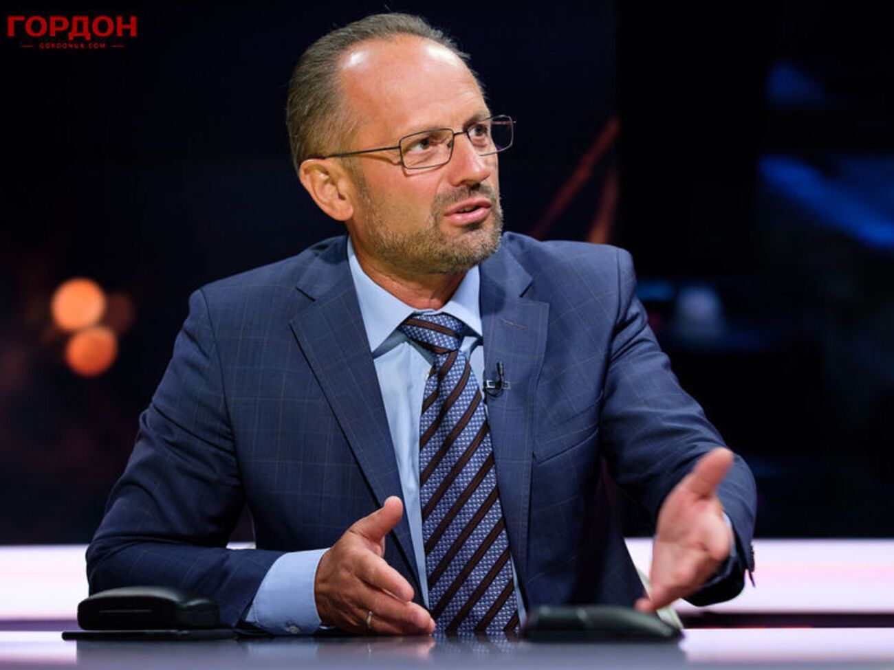 Безсмертний: Але тут же ситуація така: якщо президент віддає сину управління країною, то про що тут говорити?